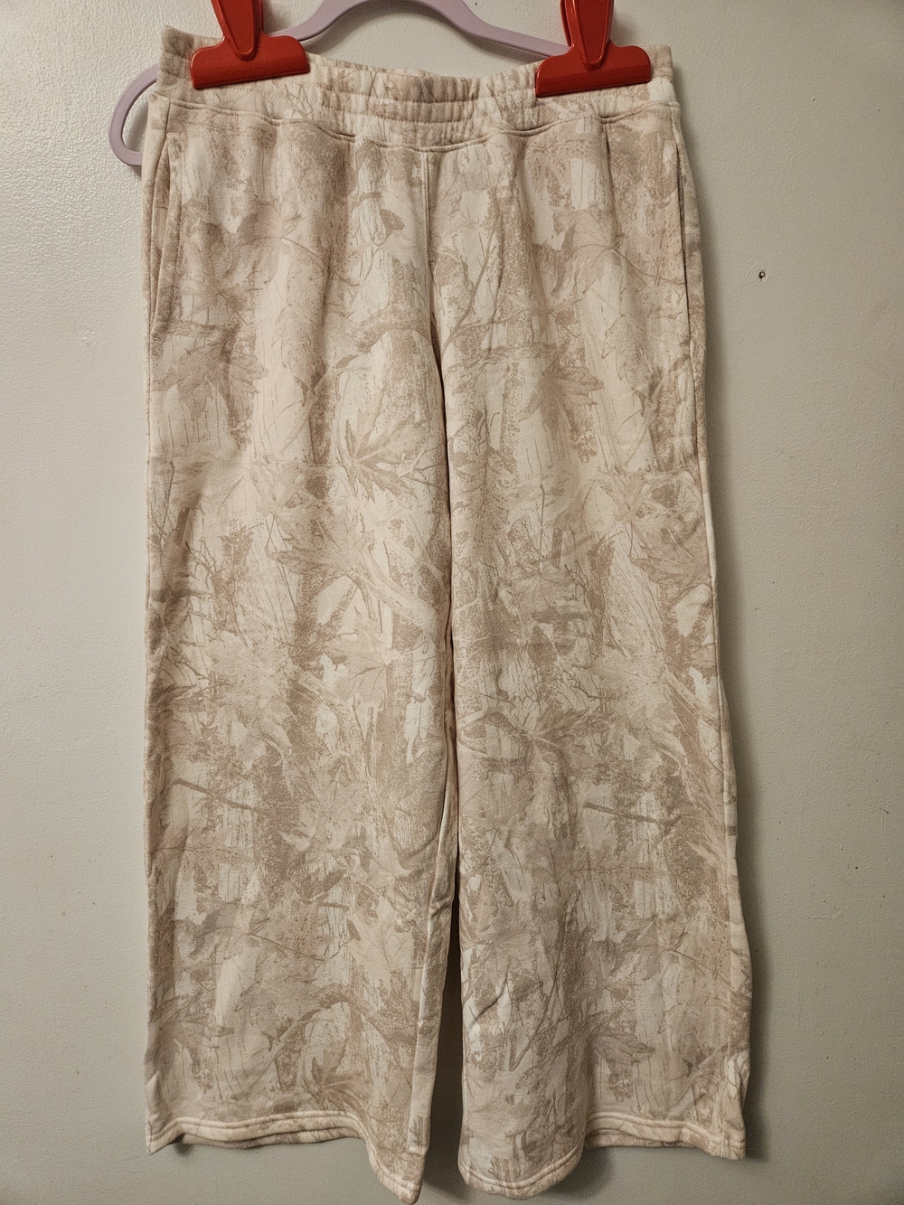 Hollister NWT Light Pink Camo Fleece Wide Leg Joggers